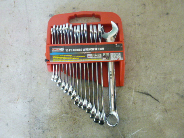 lot 90 image: 15 Grip Wrenches