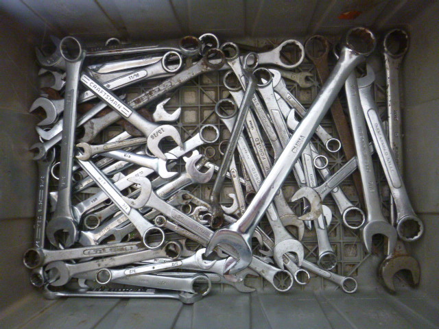 lot 102 image: Miscellaneous Wrenches