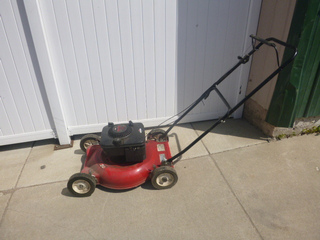 lot 129 image: Noma Munching Push Mower