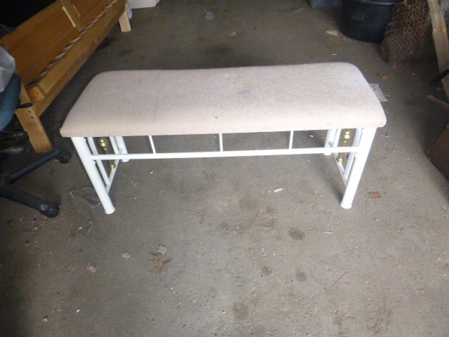 lot 143 image: Foot Board Bench