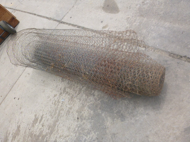 lot 174 image: Chicken Wire