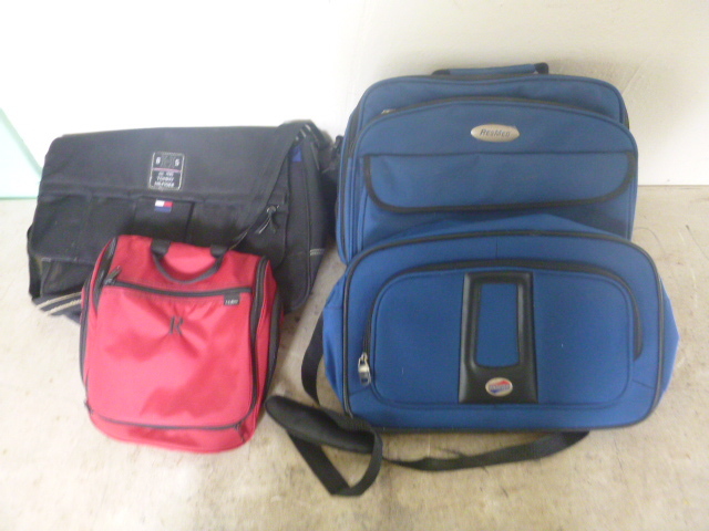 lot 186 image: 4 Travel Bags