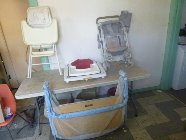 lot 208 image: Miscellaneous Baby Items