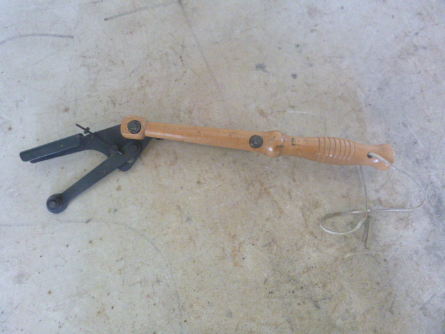 lot 214 image: Clay Target Thrower