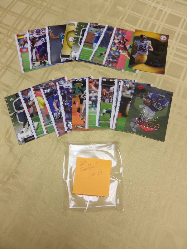 lot 26 image: Football Cards - 20 Total