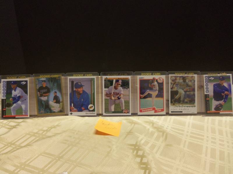 lot 28 image: Rookie Cards - 7 Cards