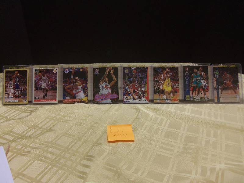 lot 33 image: Rookie Cards - 8 Cards