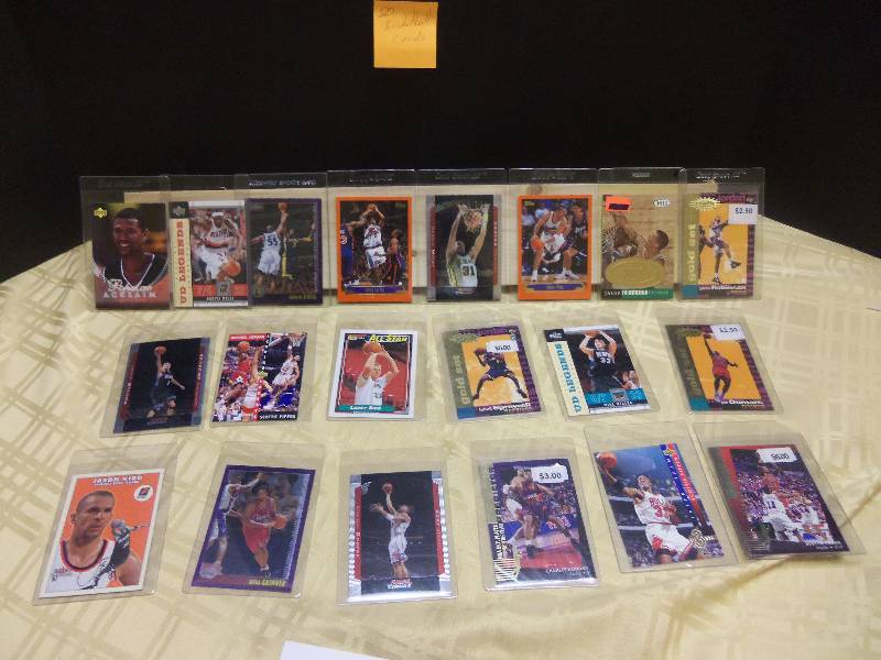 lot 49 image: Basketball Sports Cards - 20 Cards