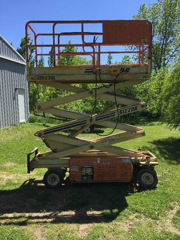 Scissors Lift JLG