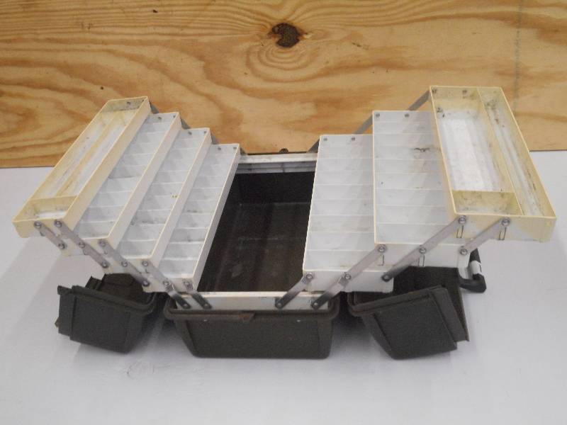 lot 13 image: Plastic Fold-Out Tackle Box ...