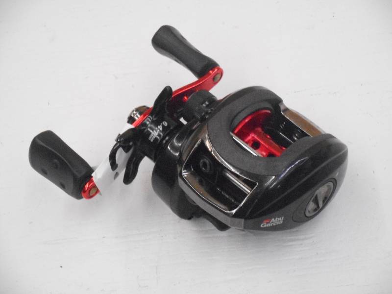 lot 52 image: Abu Garcia Black Max Casting Reel ...