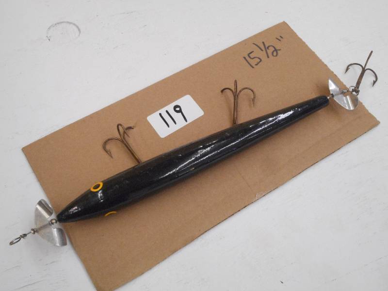 lot 119 image: (1) 15.5 Muskie Lure ...