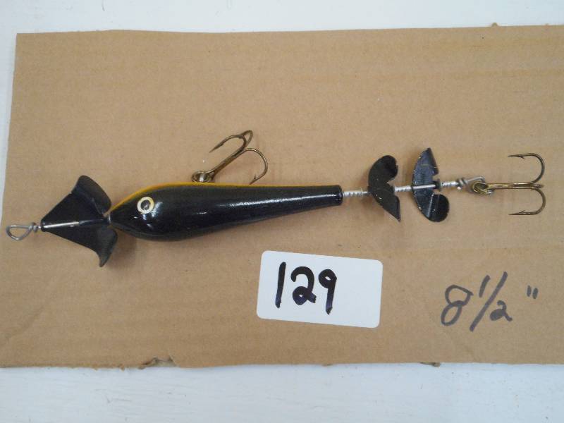lot 129 image: (1) 8.5 Muskie Lure ...
