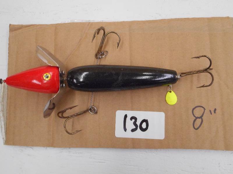 lot 130 image: (1) 8 Muskie Lure ...