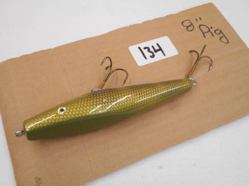 lot 134 image: 8 Pig Muskie Lure ...