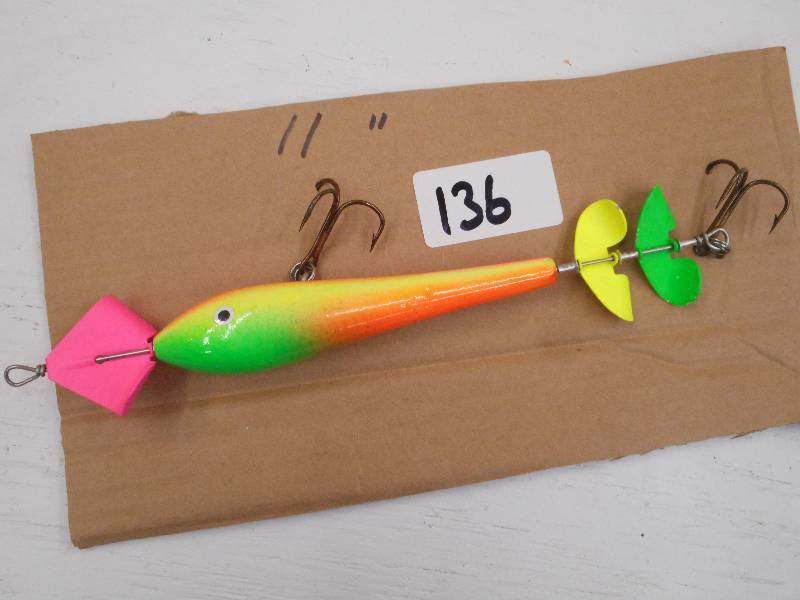 lot 136 image: (1) 11 Muskie Lure ...