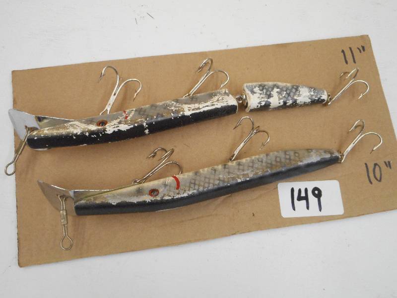 lot 149 image: (1) 11 & (1) 10 Muskie Lures ...