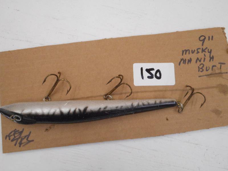 lot 150 image: (1) 9 Musky Mania Burt Muskie Lure...