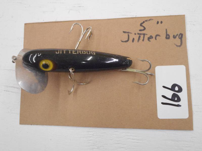 lot 166 image: (1) 5 Jitterbug Muskie Lure ...