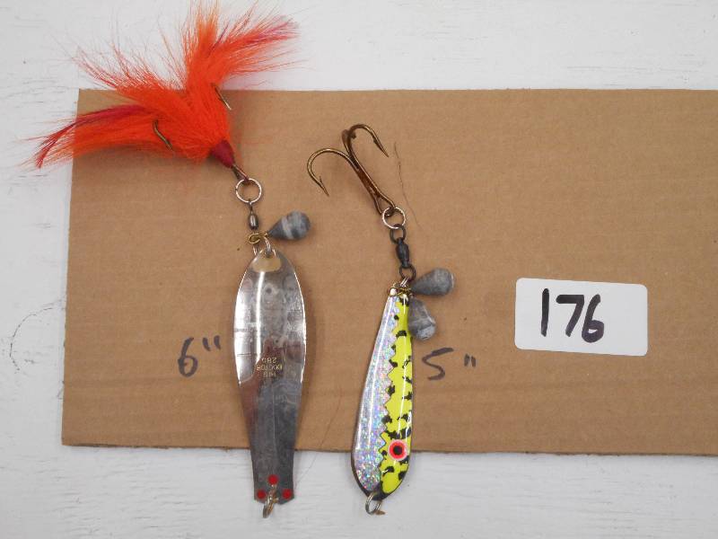lot 176 image: (1) 5 & (1) 6 Muskie Spoon Lures ...