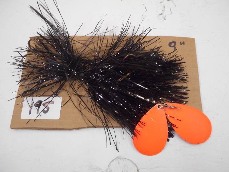 lot 195 image: (1) 9 Muskie Spinner Lure ...