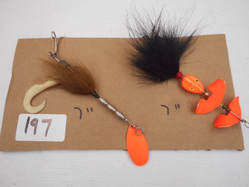 lot 197 image: (2) 7 Muskie Spinner Lures ...