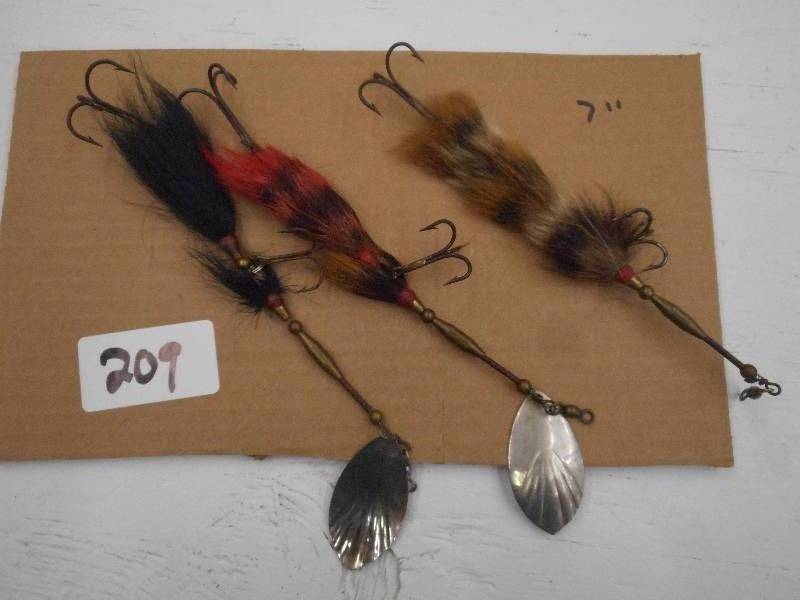 lot 209 image: (3) Vintage 7 Muskie Spinner Lures...