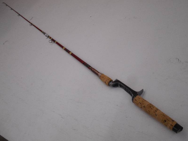 lot 230 image: Vintage Heddon Pal #6756 66 Casti...