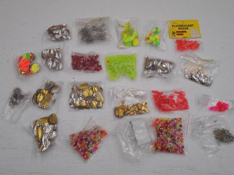 lot 265 image: Lot Of Assorted Lure Building Suppl...