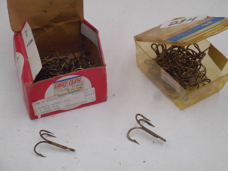 lot 284 image: (2) Boxes Of Heavy Duty Treble Hook...
