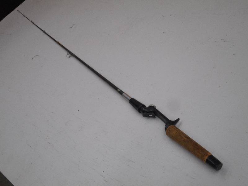 lot 295 image: Vintage Johnson LD-100 6ft Casting ...