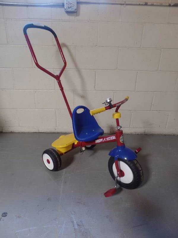 lot 218 image: Kids Trike