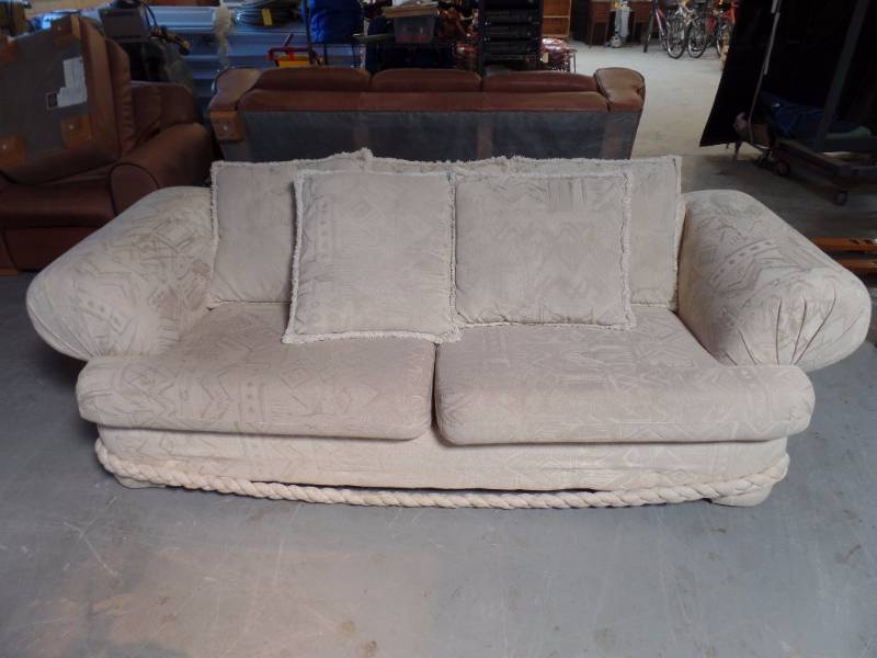lot 220 image: Living Room Set