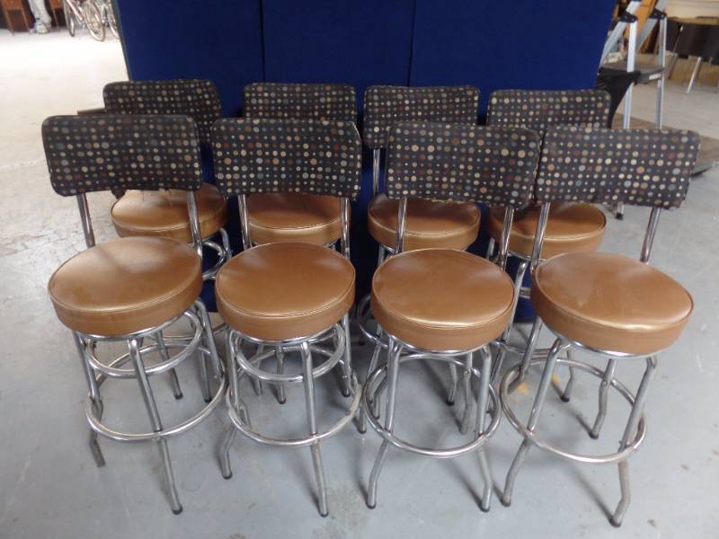 lot 229 image: Bar Stools