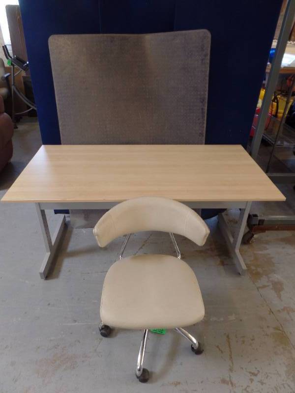 lot 231 image: Office Accessories