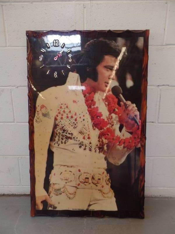 lot 210 image: Elvis Wall Clock