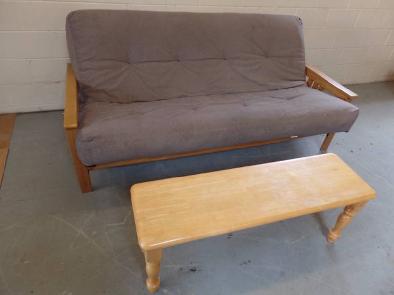 lot 211 image: Futon