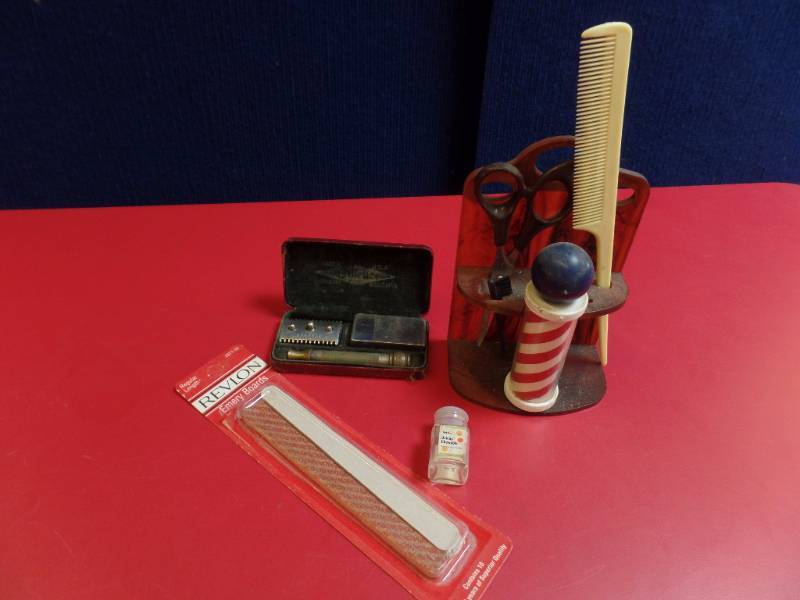 lot 254 image: Vintage Barber Lot