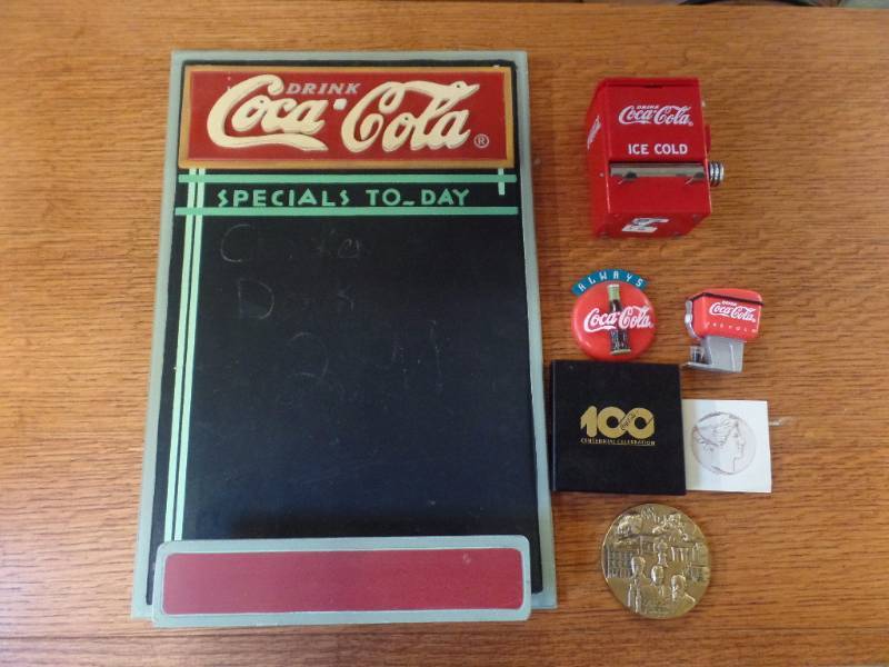 lot 270 image: Coca Cola Memorabilia