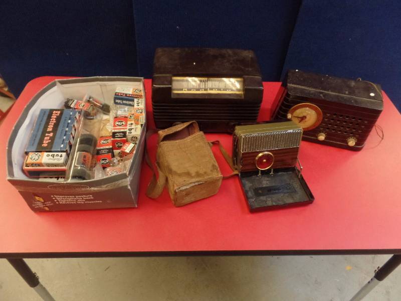 lot 272 image: Vintage Radios and Tubes