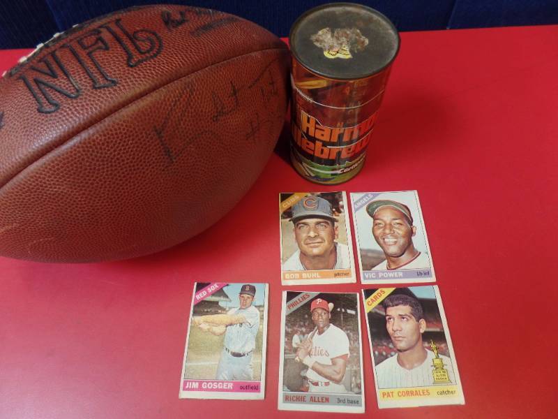 lot 305 image: Sports Memorabilia
