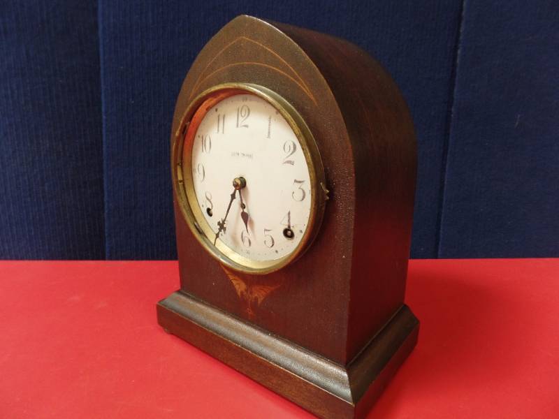 lot 307 image: Mantle Clock