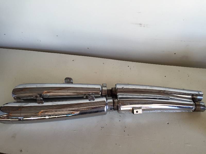 lot 3 image: Harley  Davidson Exhaust