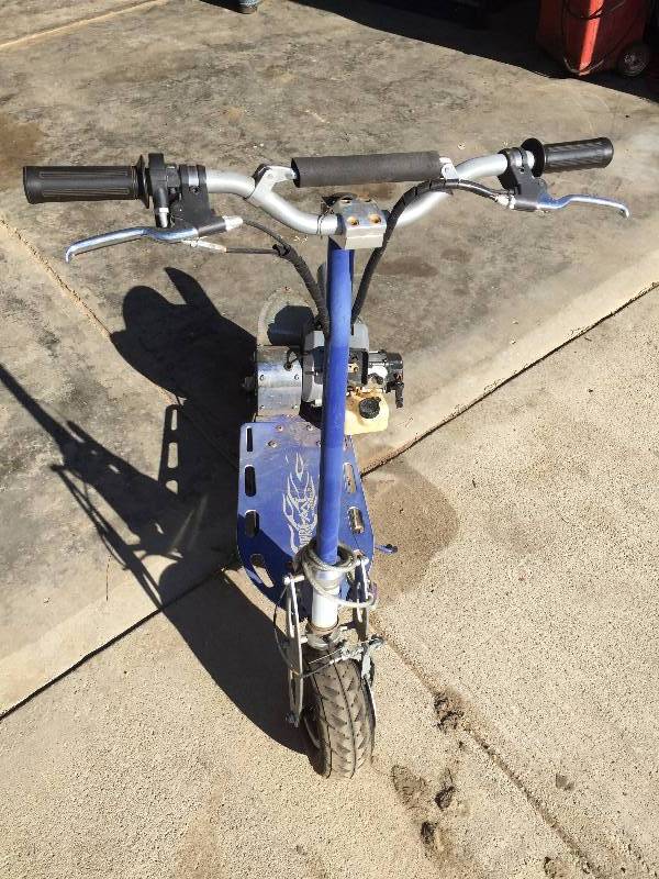 lot 7 image: Gas Scooter