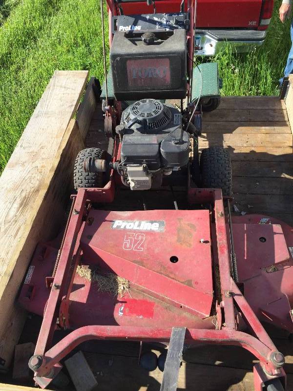 lot 24 image: Toro Lawn Mower