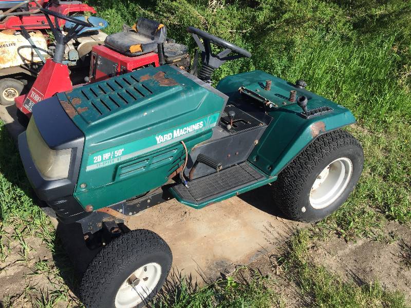 lot 25 image: lawn mower