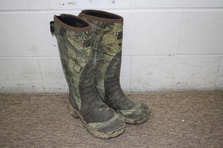 lot 34 image: Gander Mountain Rubber Boots