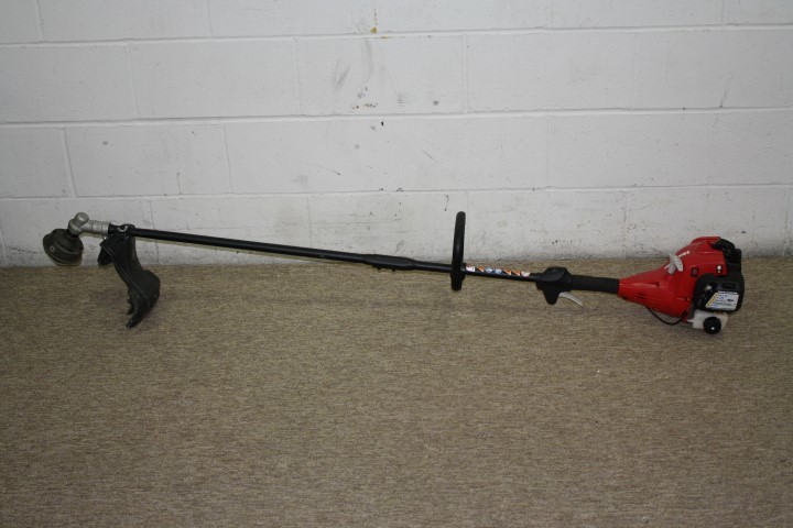 lot 37 image: Homelite Weed Whip