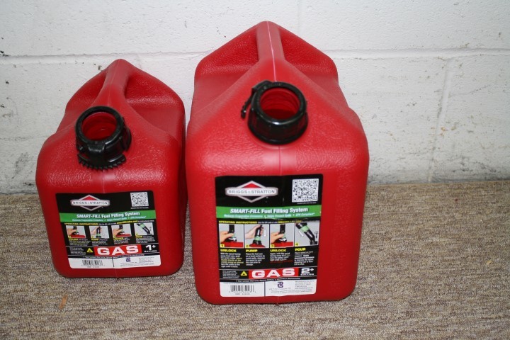lot 40 image: 2 Gas Storage Tanks (1- 2GALLON, 1- 1GALLON)