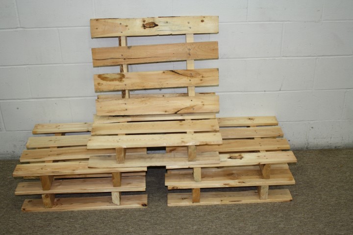 lot 48 image: MiniQuarter Pallets
